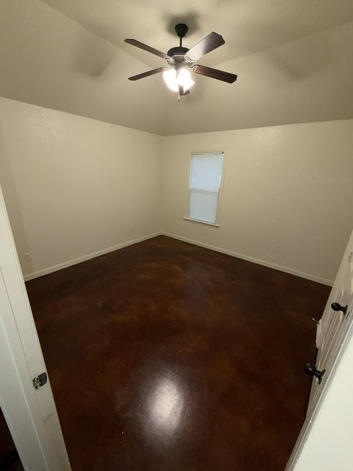 706 South 16th Street #B - Photo 3 of 9