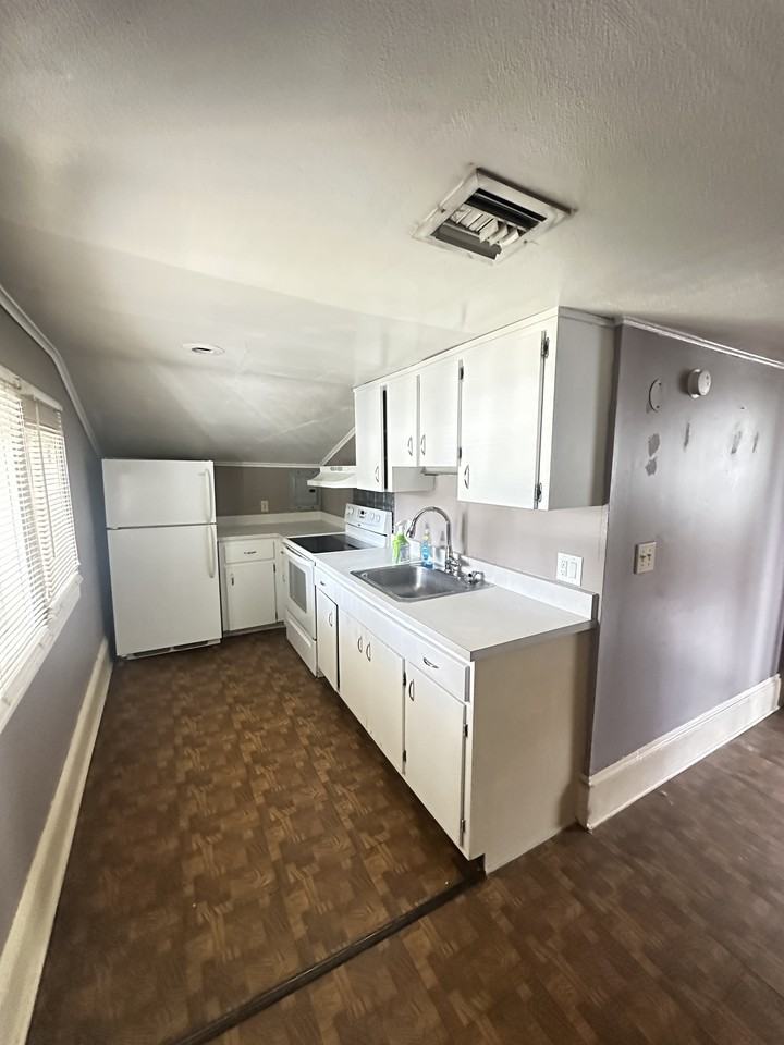 1411B E Central Blvd #B - Photo 3 of 10