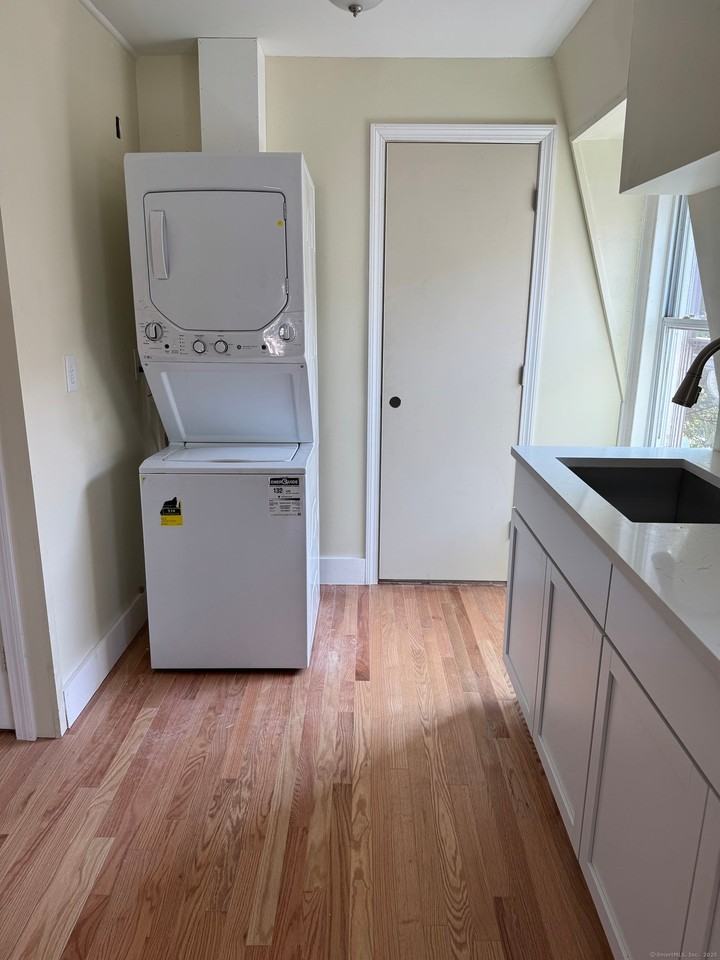 52 Pearl St - Photo 5 of 12