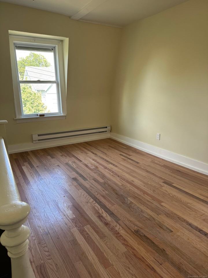 52 Pearl St - Photo 6 of 12