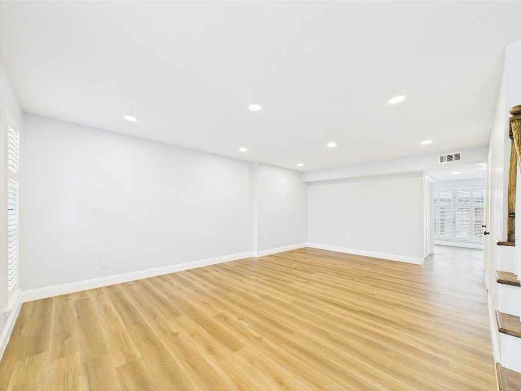 10380 Briar Forest Dr - Photo 4 of 44