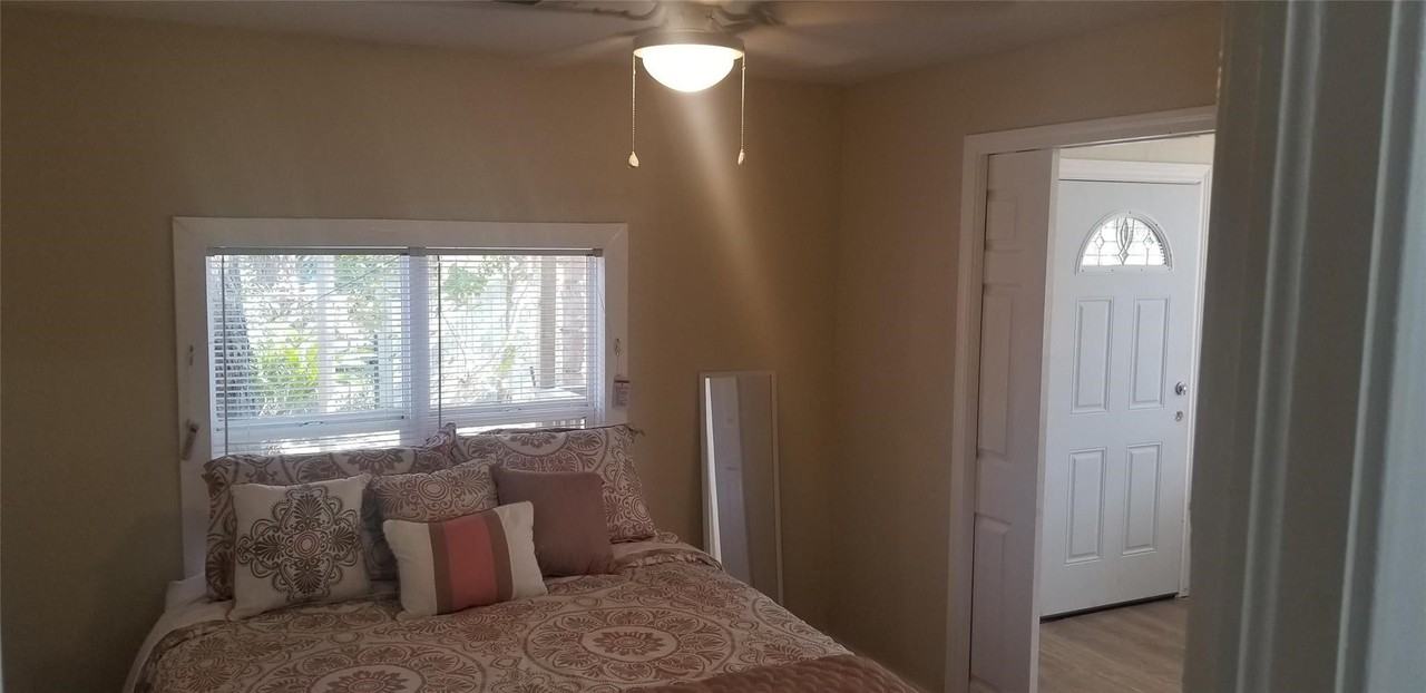 4418 Avenue P 1/2 Unit 3 - Photo 6 of 11