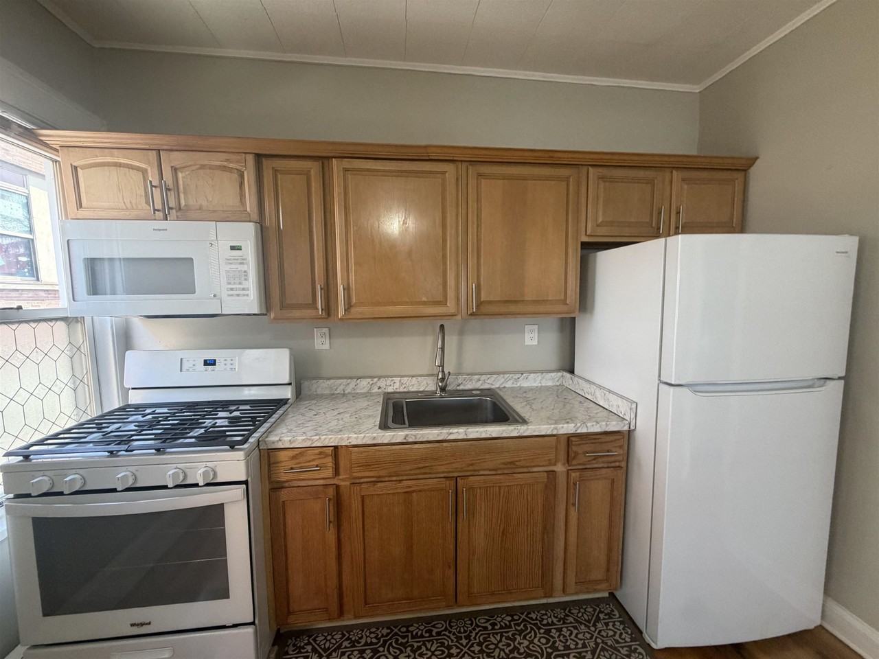 212 Plainfield Ave ##2 - Photo 7 of 20