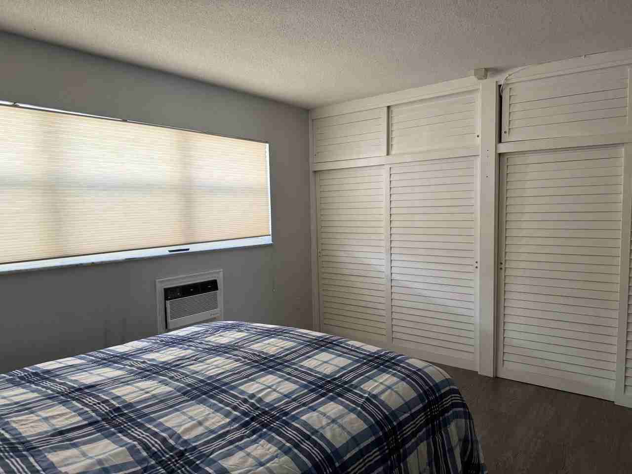 1110 N Riverside Dr - Photo 6 of 14