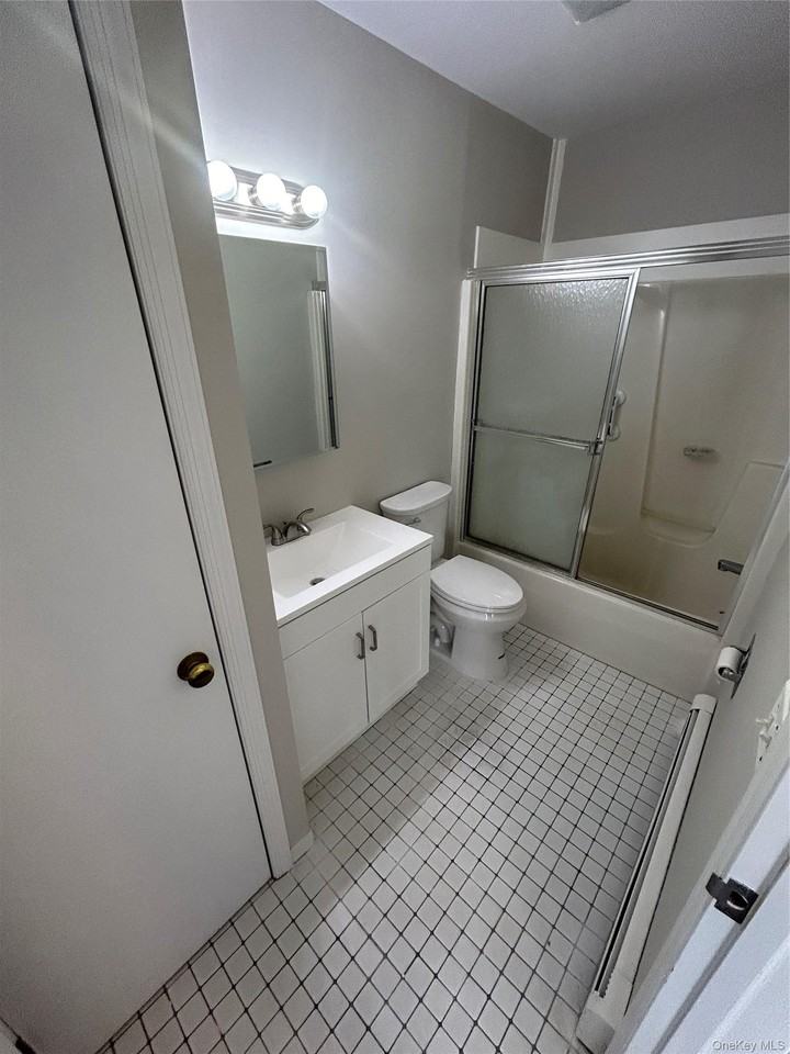 944 Union St ##B - Photo 5 of 9