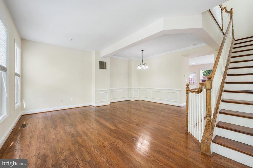 8341 Broderick Cir - Photo 7 of 33
