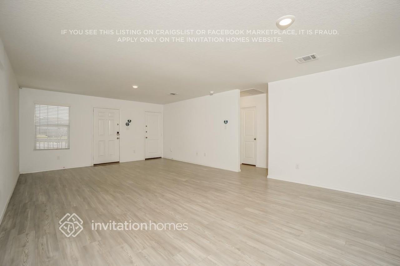 125 Parish Ln - Photo 4 of 17