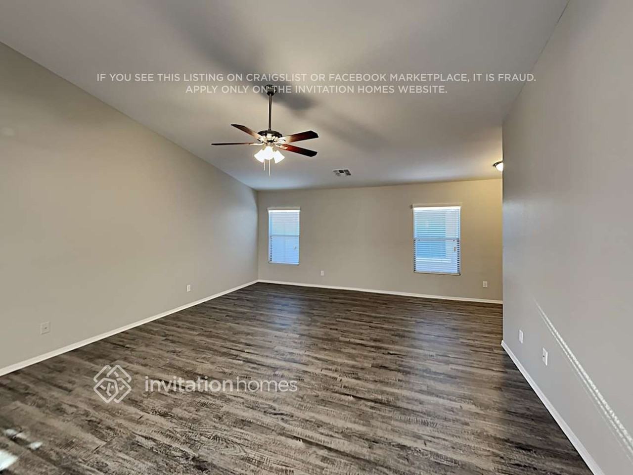 1283 E Christopher St - Photo 4 of 18