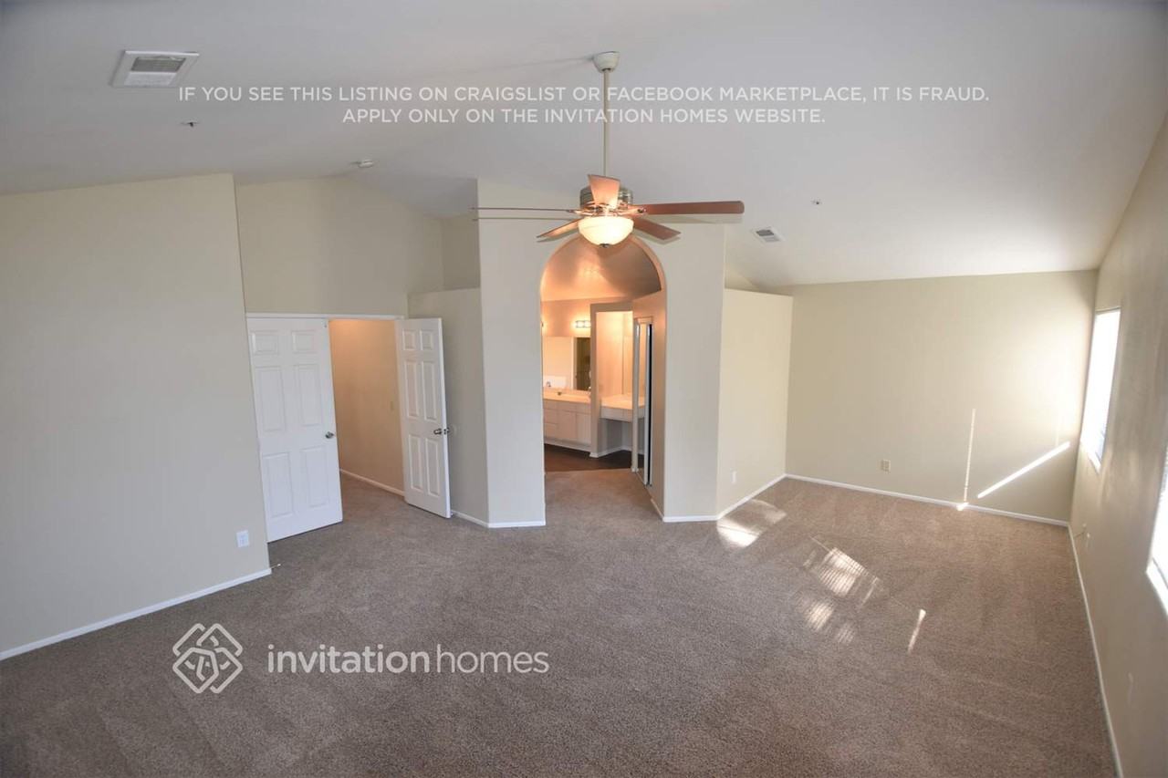 22691 Mesa Springs Way - Photo 3 of 5