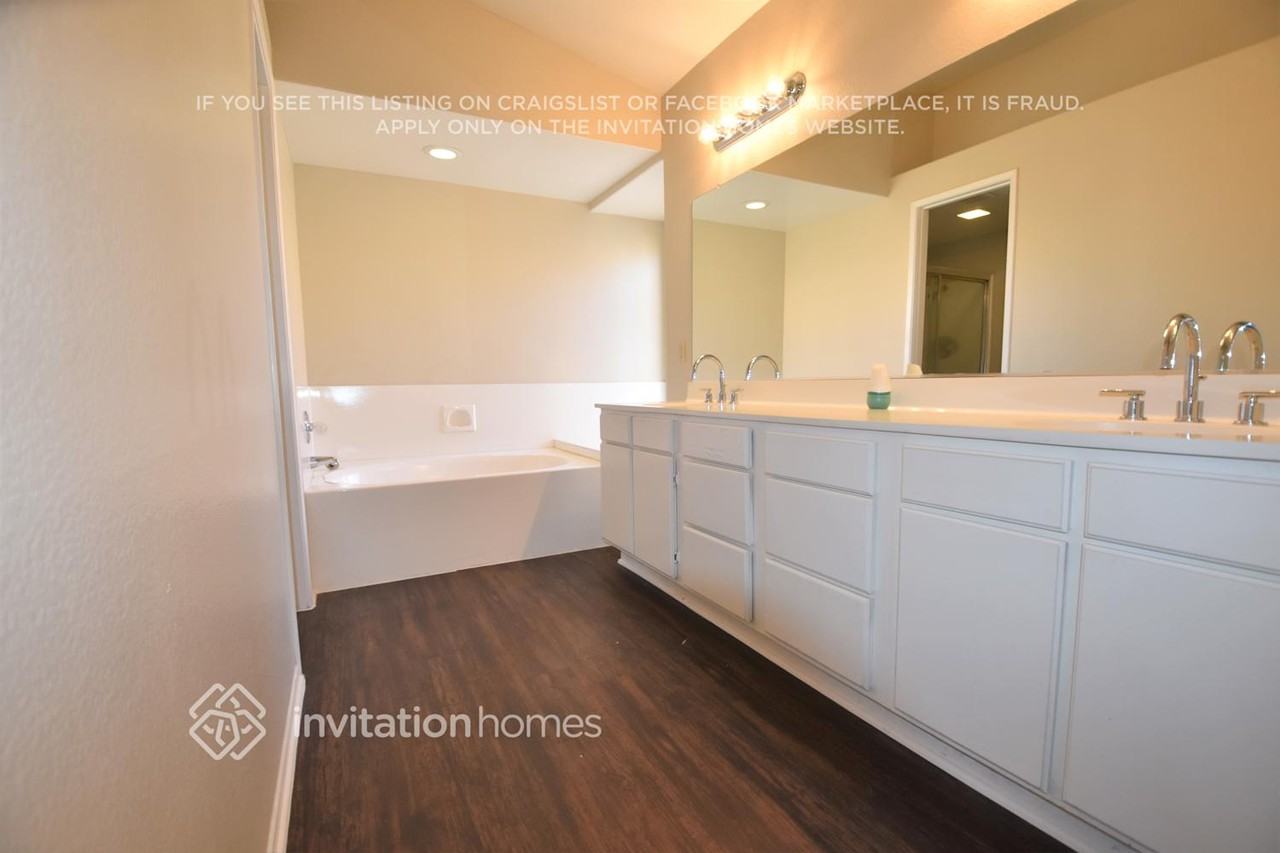 22691 Mesa Springs Way - Photo 4 of 5