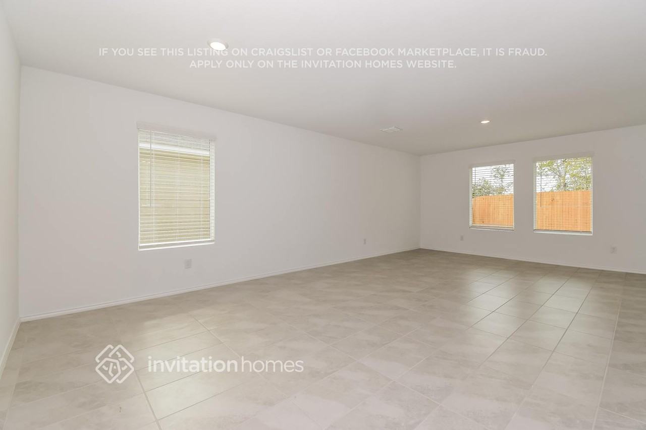 1442 Cherry Bark Dr - Photo 3 of 16