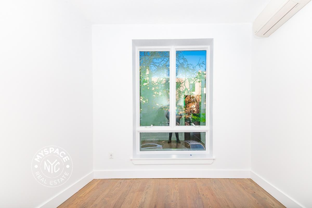 484 Gates Ave #4A - Photo 5 of 7