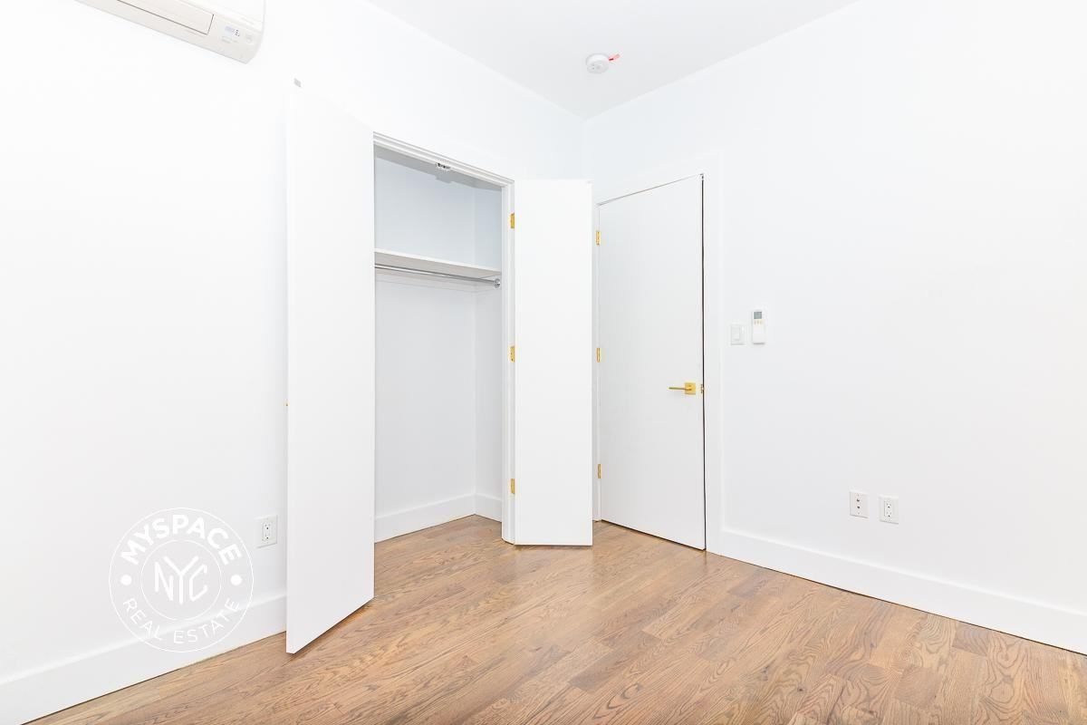 484 Gates Ave #4A - Photo 6 of 7