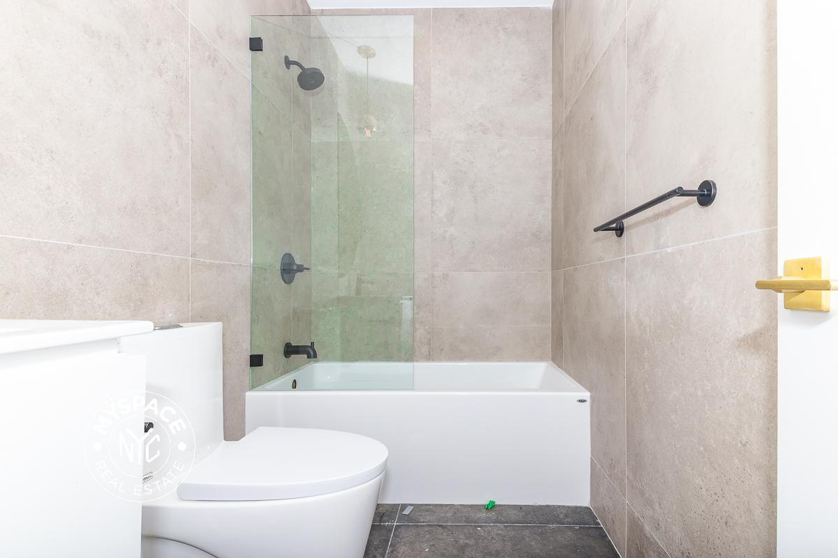 484 Gates Ave #4A - Photo 7 of 7