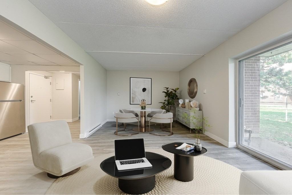 43 Ormond Street South - Photo 3 of 6