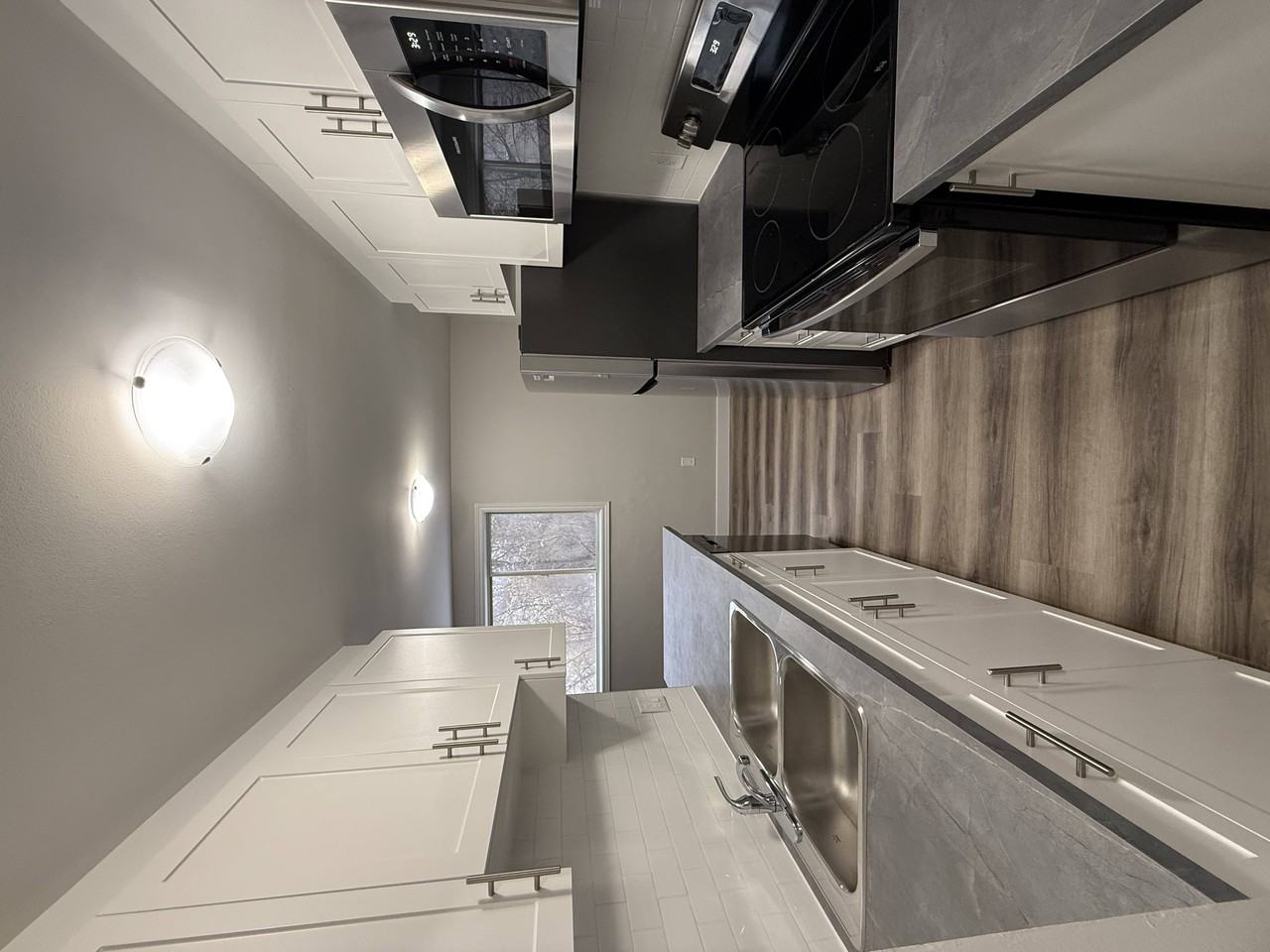 Veronica Place II - Photo 2 of 17