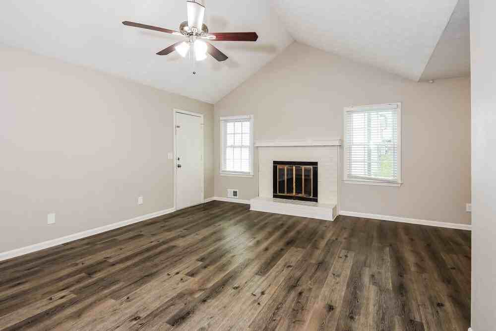 1471 Daniel Ln - Photo 5 of 20