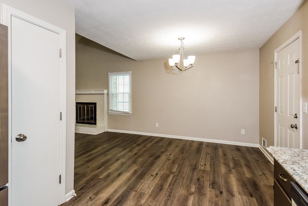 1471 Daniel Ln - Photo 6 of 20