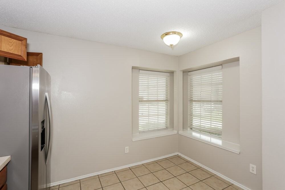 6505 Nicole Way - Photo 6 of 17