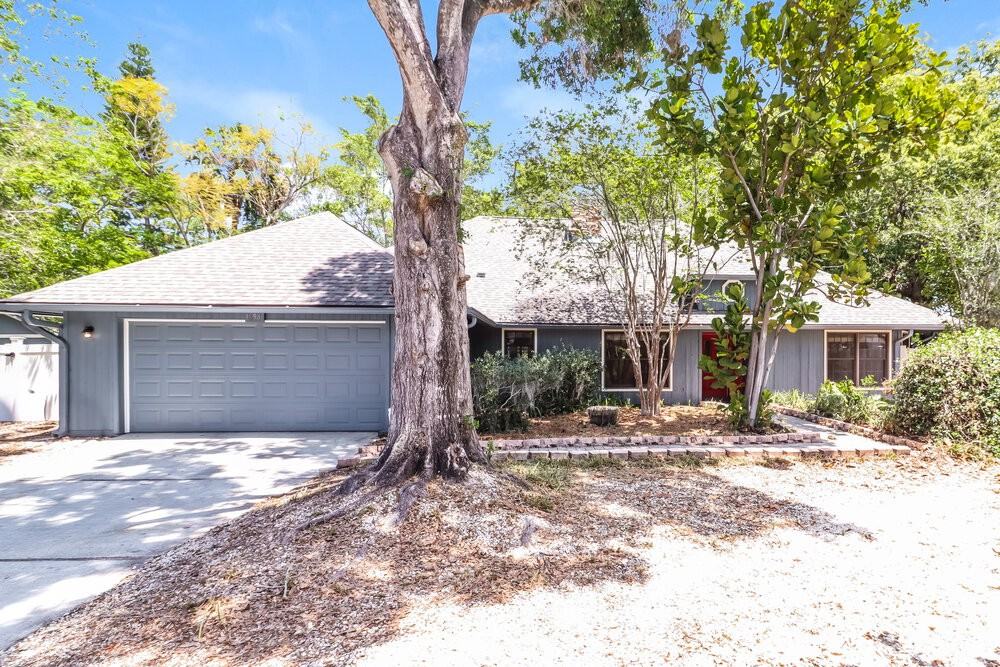 1698 Elm Pl