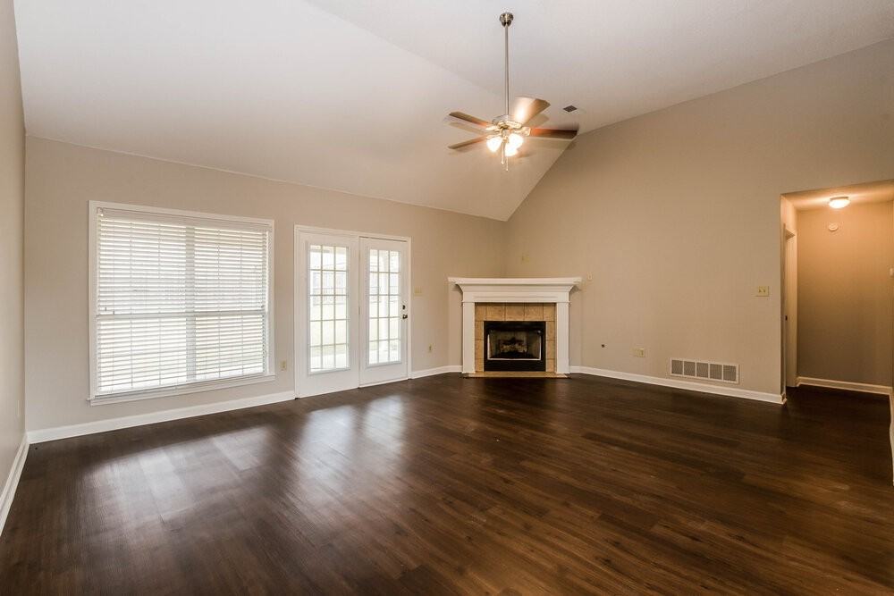 1438 Clockshop Dr - Photo 2 of 16
