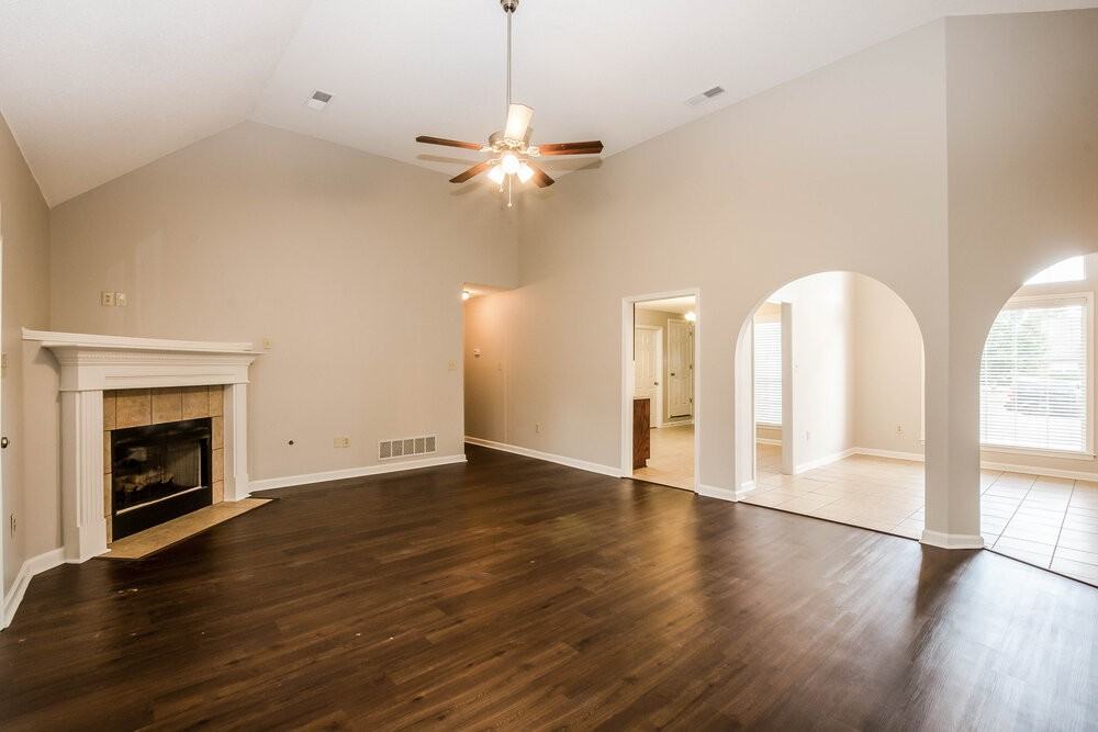1438 Clockshop Dr - Photo 3 of 16