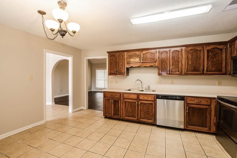 1438 Clockshop Dr - Photo 6 of 16