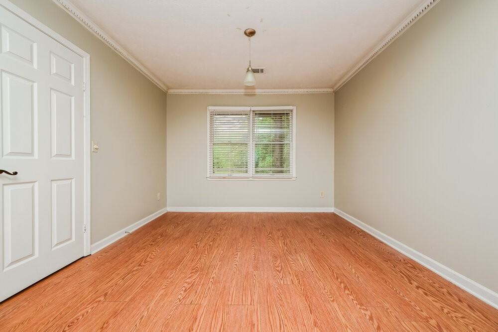 564 Clubhouse Dr Se - Photo 5 of 17