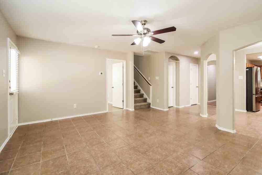 10005 Sterling Place Dr - Photo 6 of 20