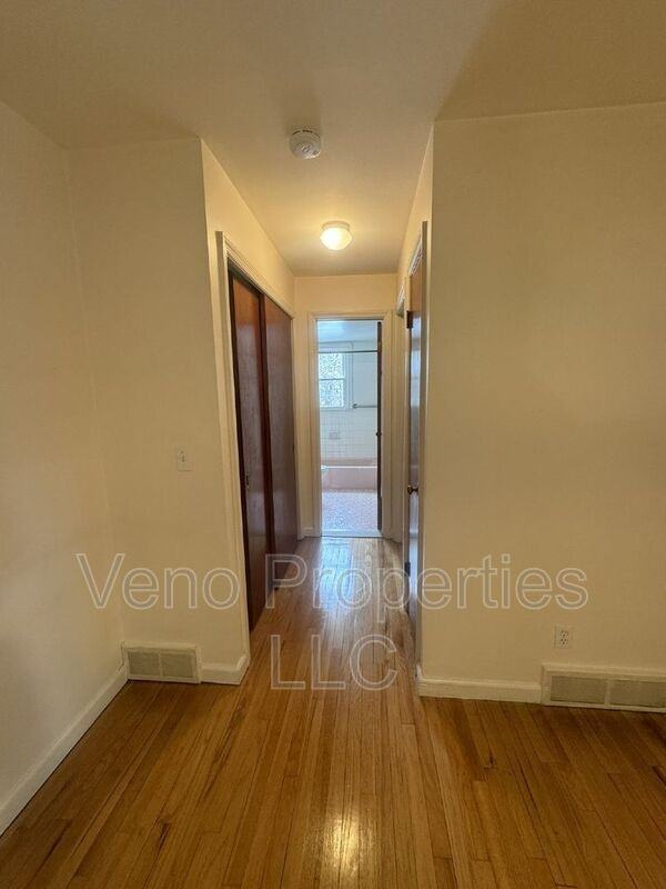 9/11/13 Village Dr. #4 - Photo 7 of 10