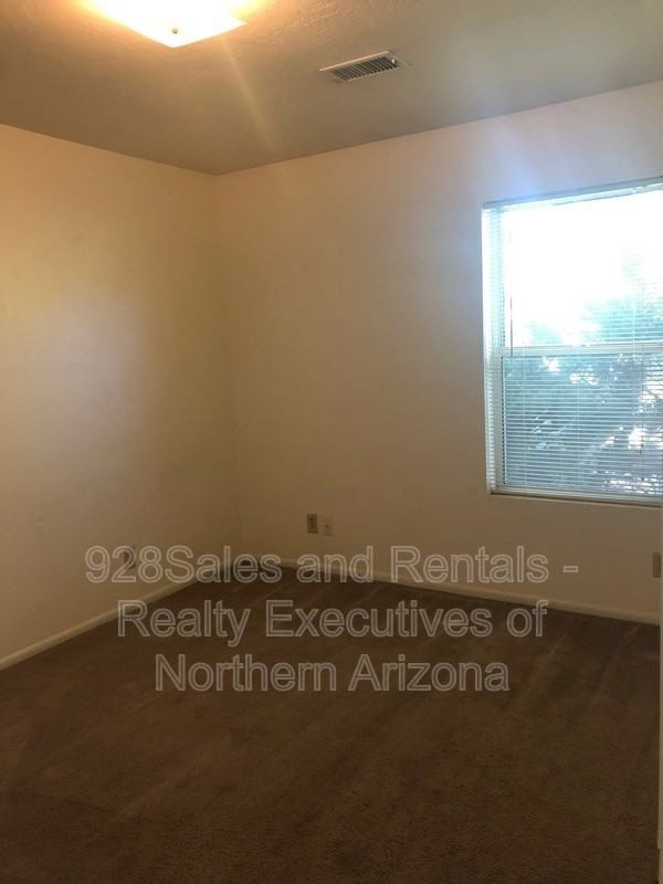 2908 N Ellen St - Photo 7 of 10