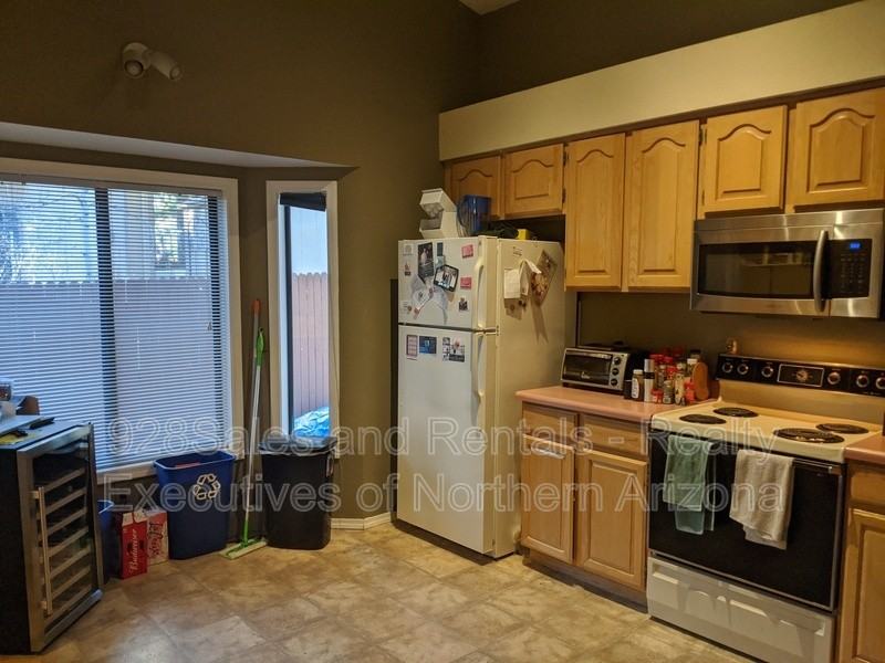 1538 W University Heights Dr S - Photo 2 of 24