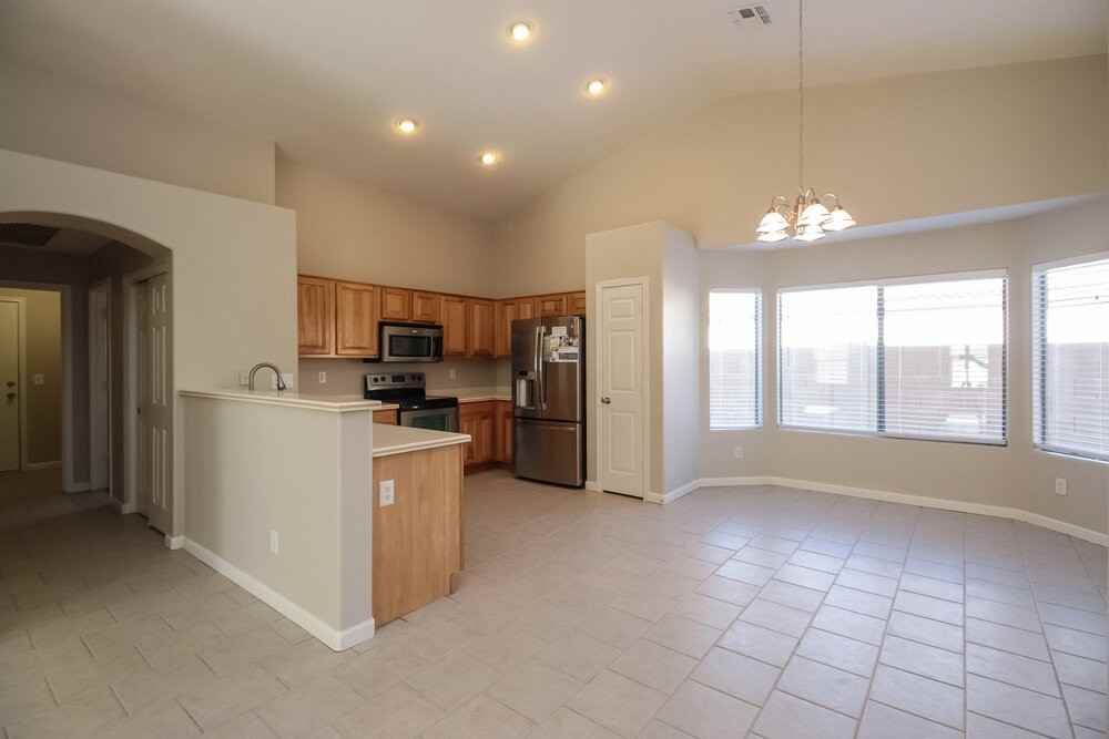 3721 N 125th Dr - Photo 4 of 15
