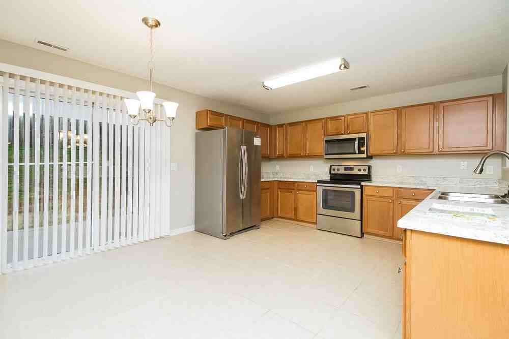 3460 Chandler Cove Way - Photo 5 of 14