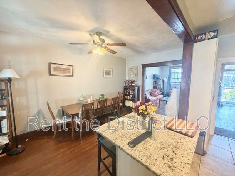 318 T St Ne - Photo 2 of 16