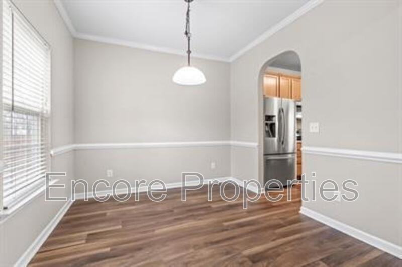 3212 Sawyers Mill Dr - Photo 4 of 20
