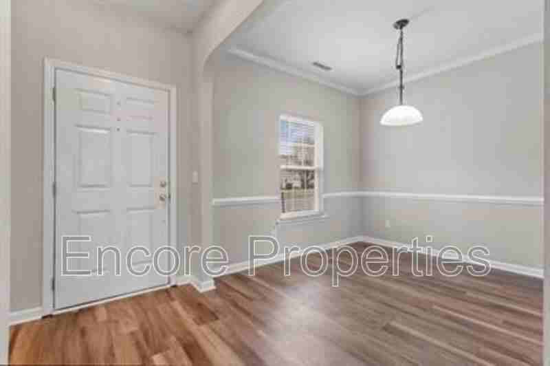 3212 Sawyers Mill Dr - Photo 5 of 20
