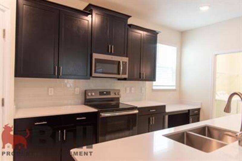 11733 Genre Aly - Photo 7 of 39
