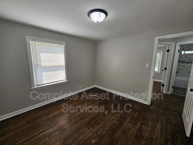 5012 Jefferson St - Photo 3 of 15