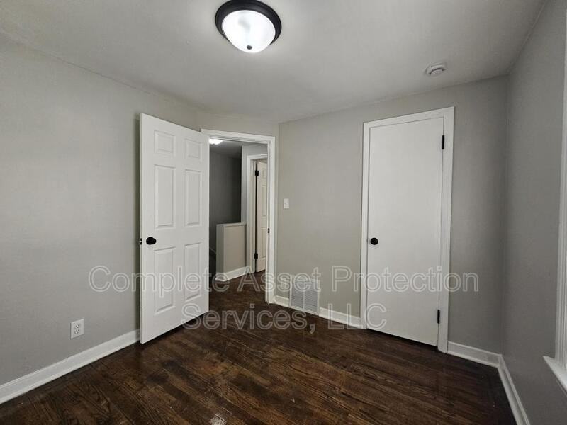 5012 Jefferson St - Photo 5 of 15