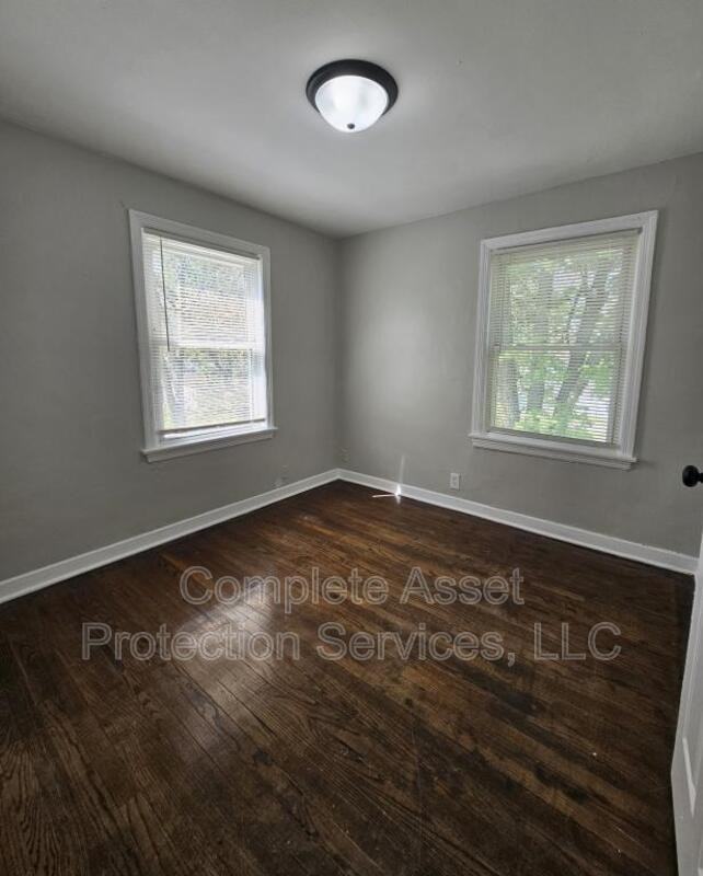 5012 Jefferson St - Photo 6 of 15
