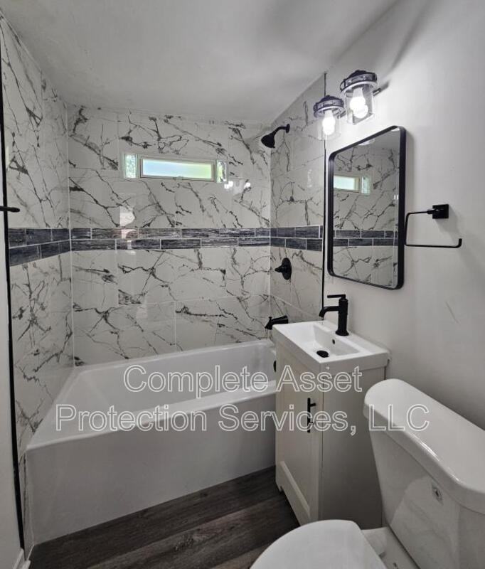 5012 Jefferson St - Photo 7 of 15