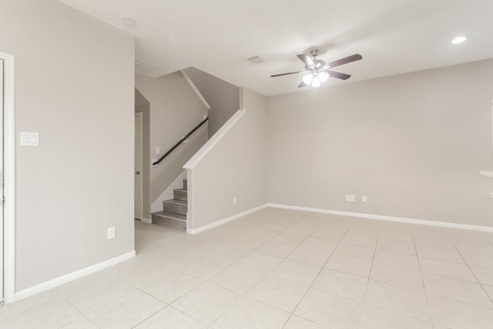 339 Sea Breeze Dr - Photo 5 of 20