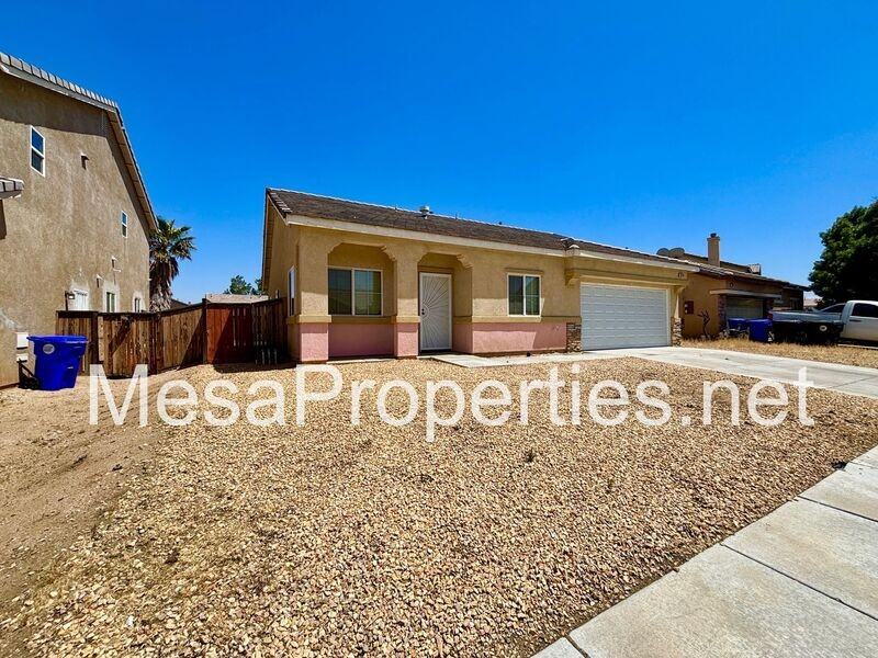 15219 Hallmark Ln - Photo 4 of 31