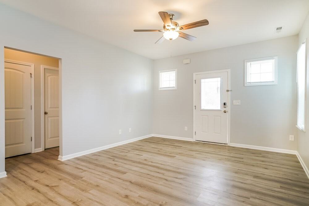 257 E Wilson St - Photo 3 of 16