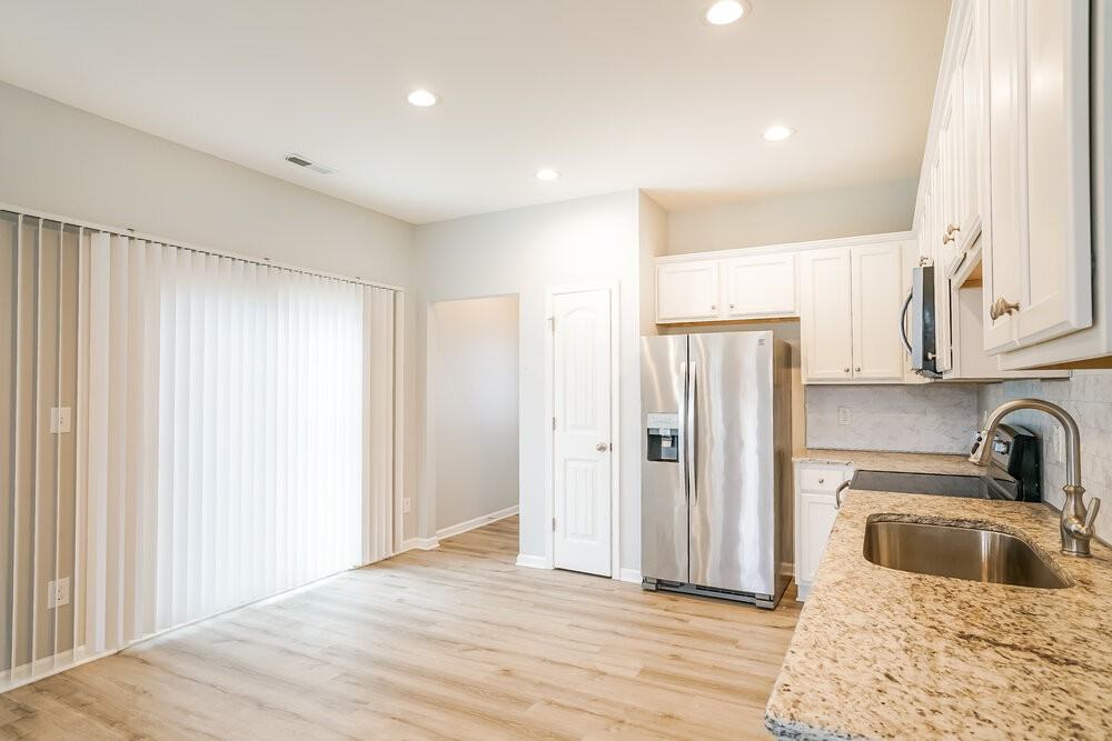 257 E Wilson St - Photo 7 of 16