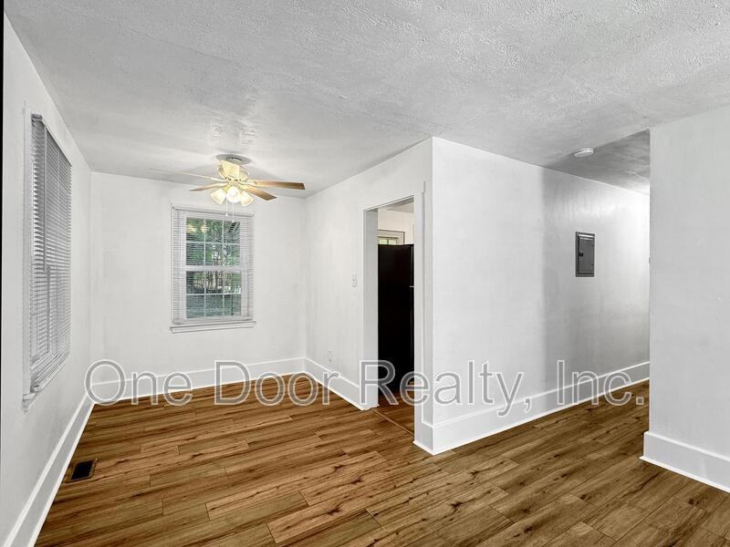224A Virginia Ave - Photo 4 of 13