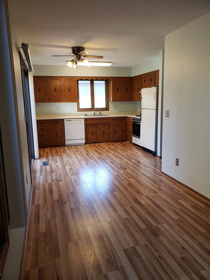 127 Jerry Liefert Dr - Photo 7 of 16