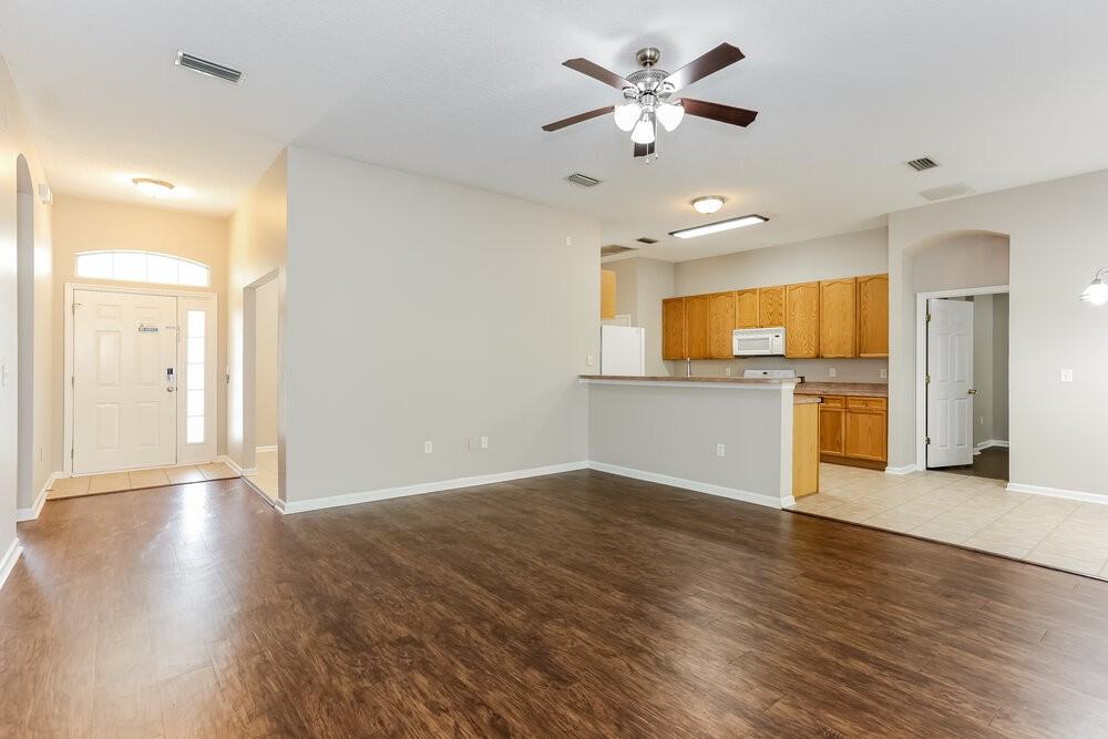 667 Bonaparte Dr - Photo 3 of 16