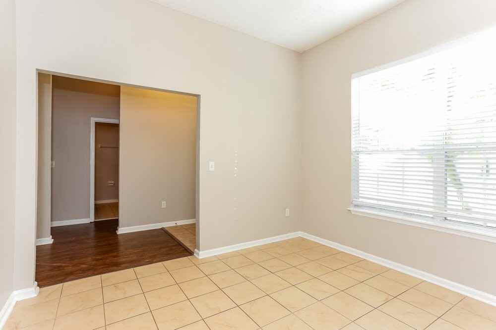 667 Bonaparte Dr - Photo 5 of 16